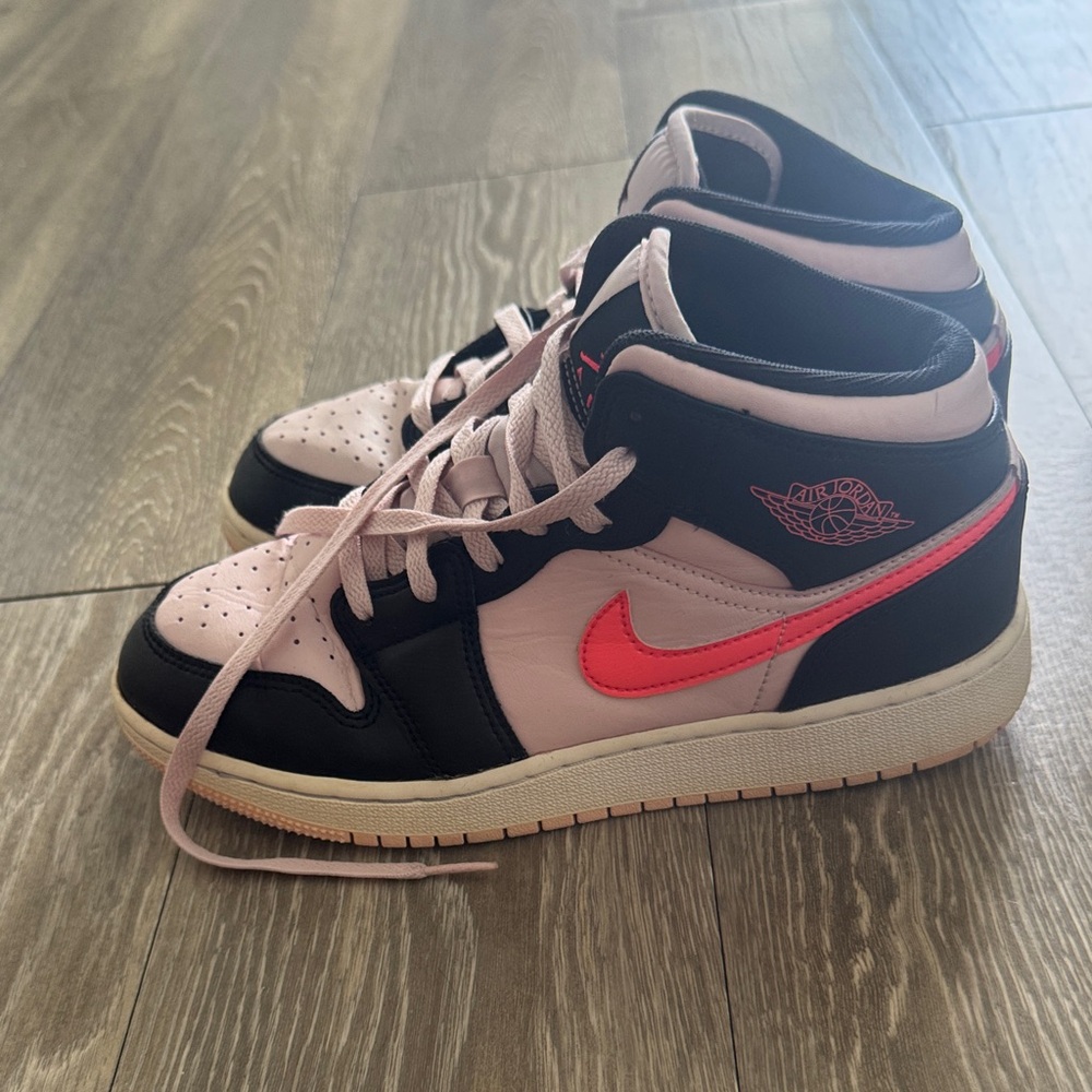 Jordan Athletic Shoes in Black and Pink